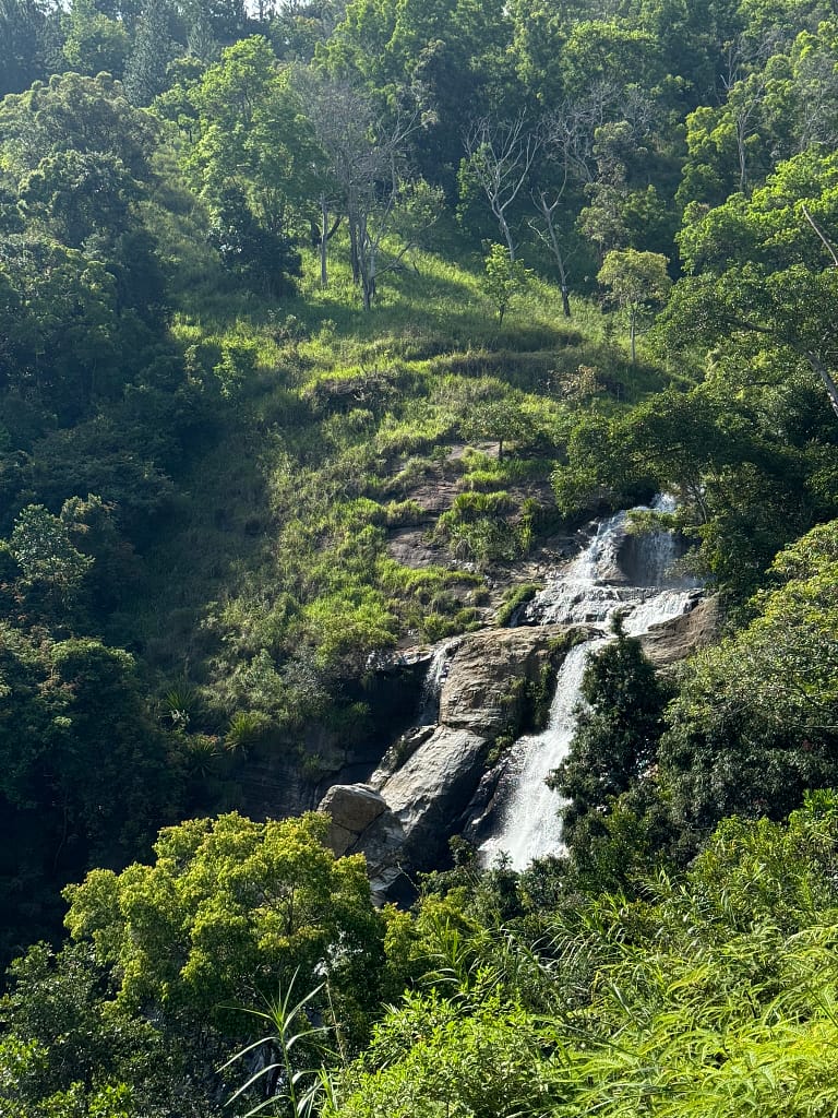 Les incontournables à Ella au Sri Lanka Ravana fall Ella sri Lanka incontournables