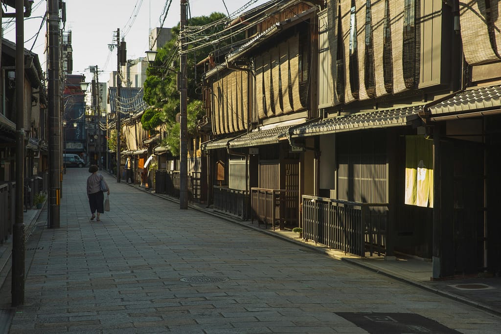Visiter le Japon en 2 semaines : itinéraire de 15 jours entre Tokyo, Kyoto et Osaka Le quartier historique de Gion au Japon