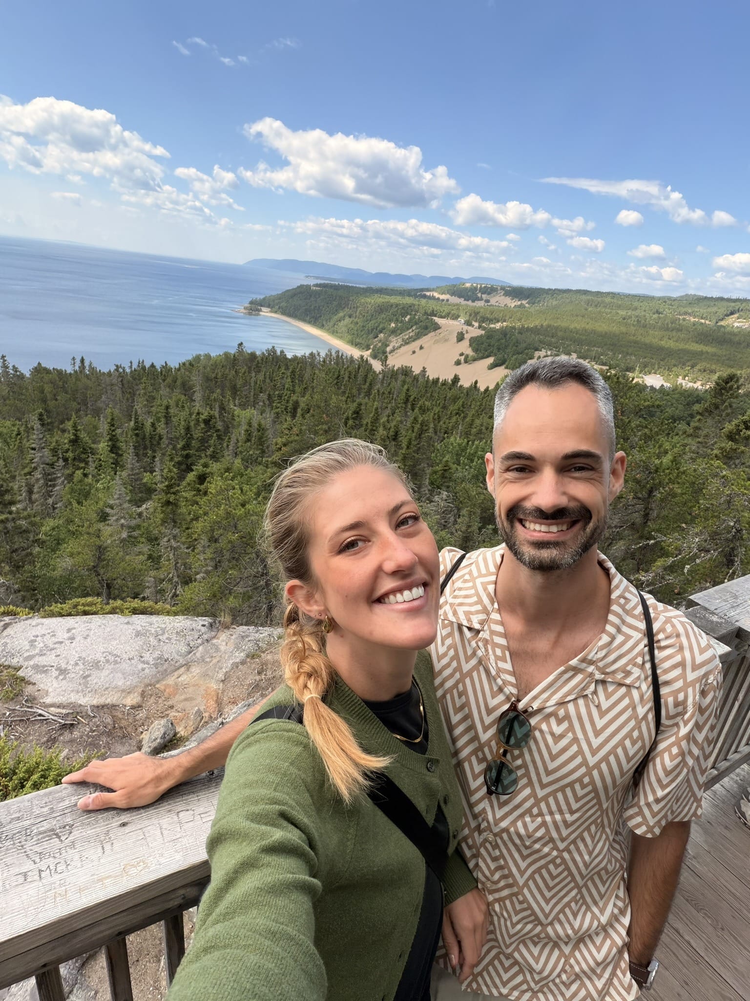 Tadoussac vaut-il le détour ? Notre avis honnête en 2026 Tadoussac vue depuis belvédère des dunes de sables