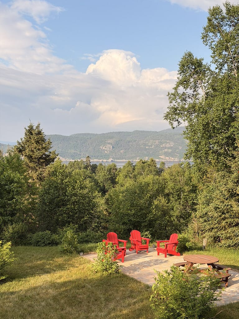Où dormir à Tadoussac ? Meilleurs hôtels et secteurs au cachalot caché, gîte avec vue sur le fleuve Saint-Laurent à Tadoussac