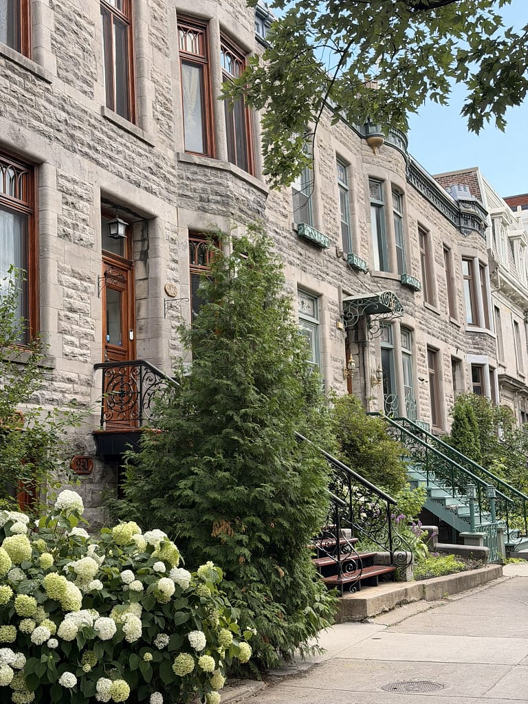 Road trip au Québec : itinéraire de 2 semaines de Montréal à la Gaspésie Ruelles à Montréal au Québec Canada