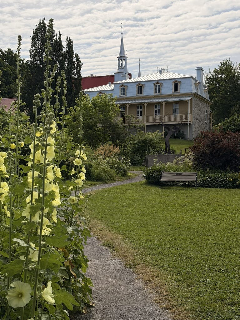 Road trip au Québec : itinéraire de 2 semaines de Montréal à la Gaspésie Église traditionnelle de l’île d’Orléans, au Québec