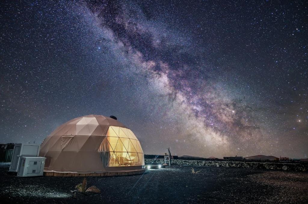 Visiter Lanzarote en une semaine : itinéraire complet pour 7 jours aux Canaries Eslanzarote Luxurious Eco Dome Experience Lanzarote Canaries Espagne