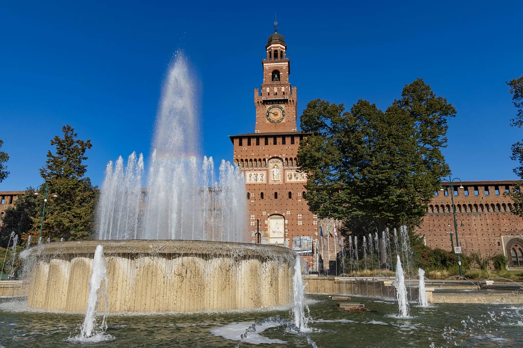 Lombardie en une semaine : l’itinéraire parfait entre Milan, Bergame et le lac de Côme château des sofrza Italie Lombardie Milan