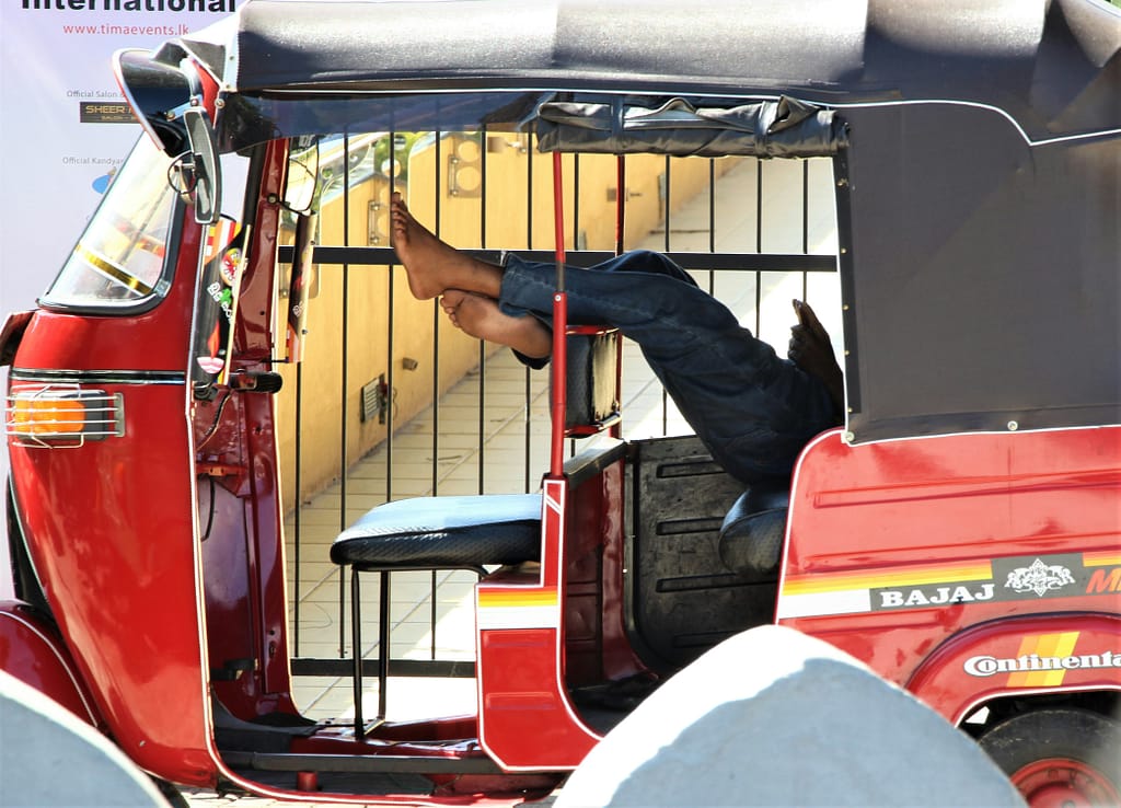 Budget Sri Lanka pour un voyage de 2 semaines tuk tuk sri lanka