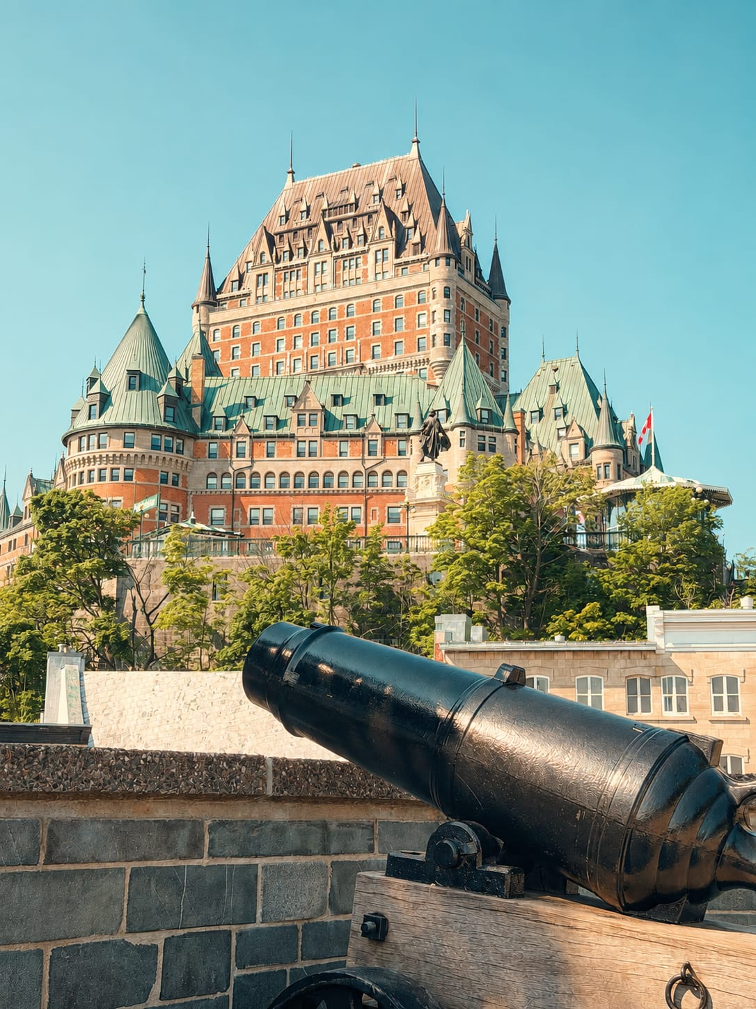 Où dormir à Québec ? Les meilleurs quartiers et hôtels en 2026 Château Frontenac dominant le Vieux-Québec au Canada