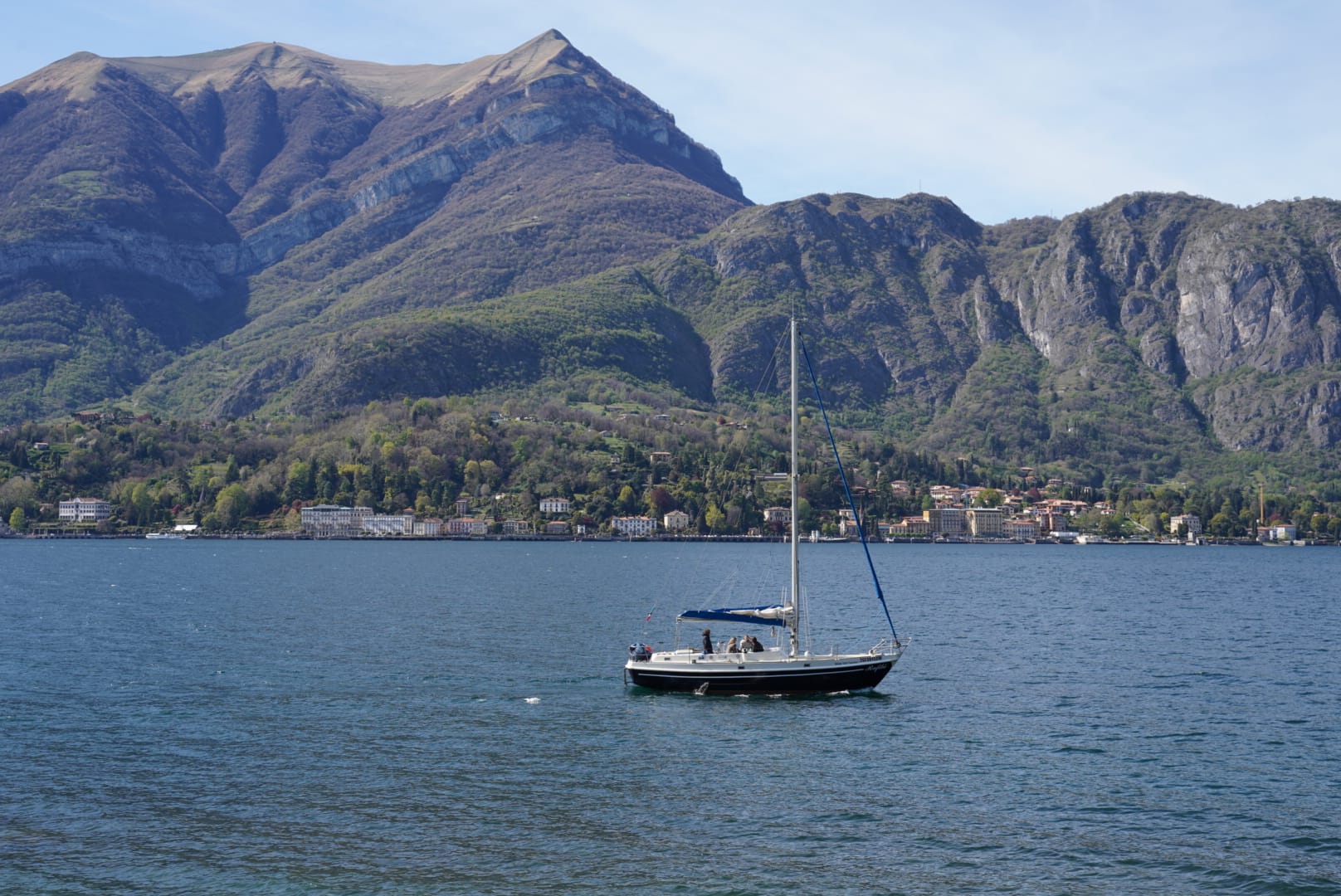Lombardie en une semaine : l’itinéraire parfait entre Milan, Bergame et le lac de Côme Traversée en bateau Varenna → Bellagio lombardie italie