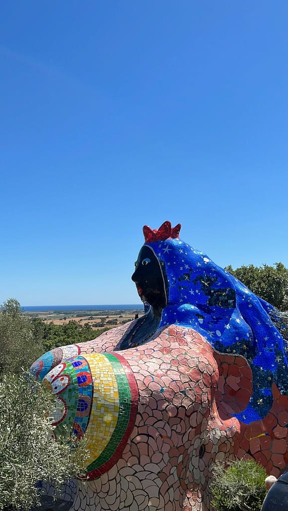 Le Jardin des Tarots – Les géantes colorées de Niki de Saint Phalle au cœur de la campagne toscane Italie