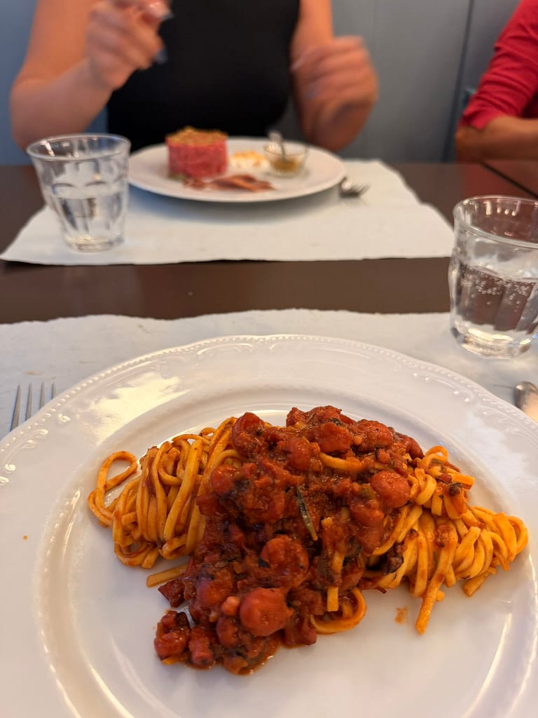 Les meilleurs restaurants à Imperia : 7 adresses où manger en bord de mer en Ligurie, Italie Osteria Didu ou manger à Imperia restaurant de pâtes et nourriture traditionnelle italienne