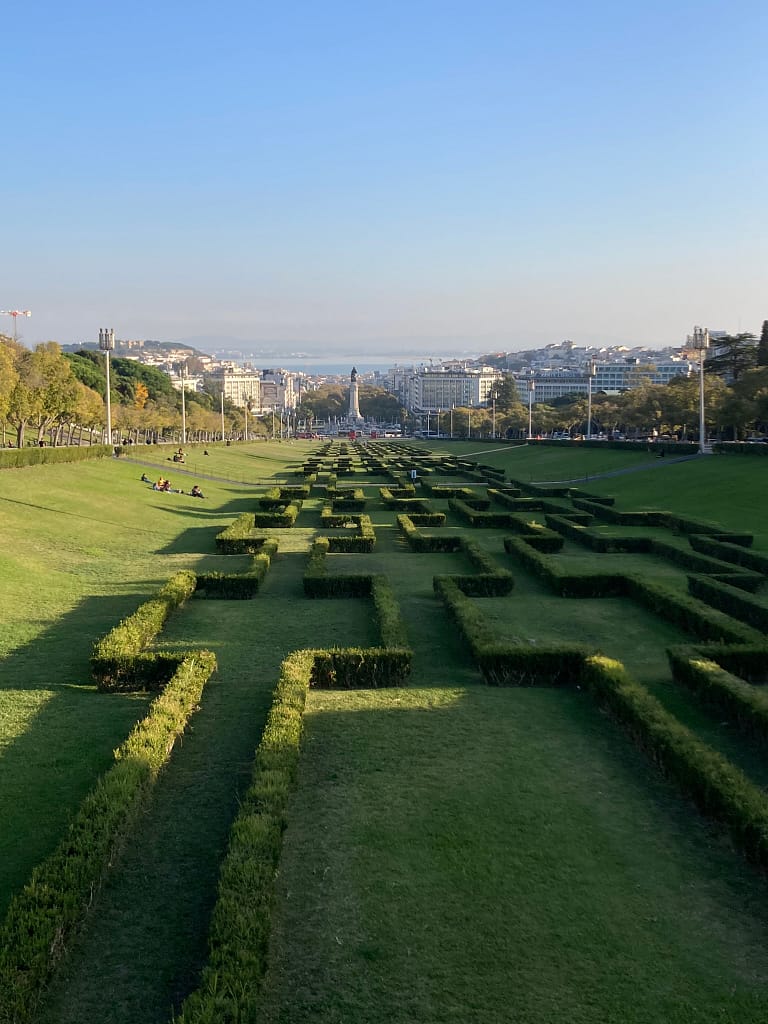 Que faire à Lisbonne en 4 jours ? Itinéraire complet pour une première visite jardin labyrinthique situé devant le Jardim do Palácio dos Marqueses de Fronteira ou à l'un des jardins géométriques historiques que l'on trouve autour de Lisbonne au Portugal