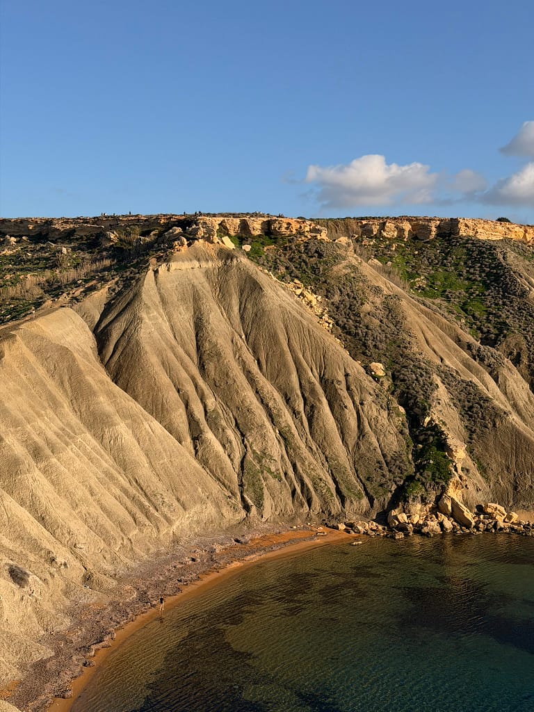 Qarraba Bay – Falaises ondulantes à MAlte