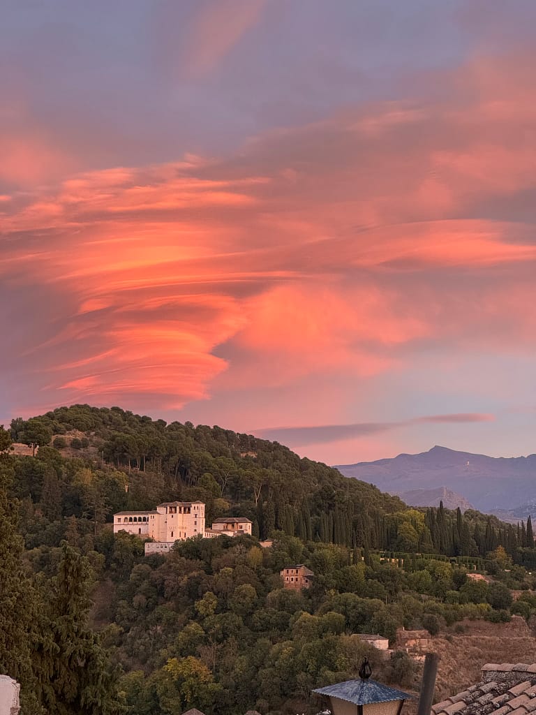 Espagne andalousie coucher de soleil rose sur vignoble